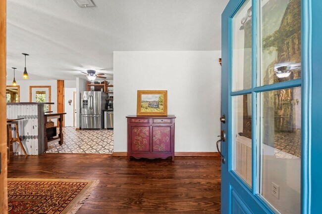 Building Photo - Country Living Rental on 26+ Acres!