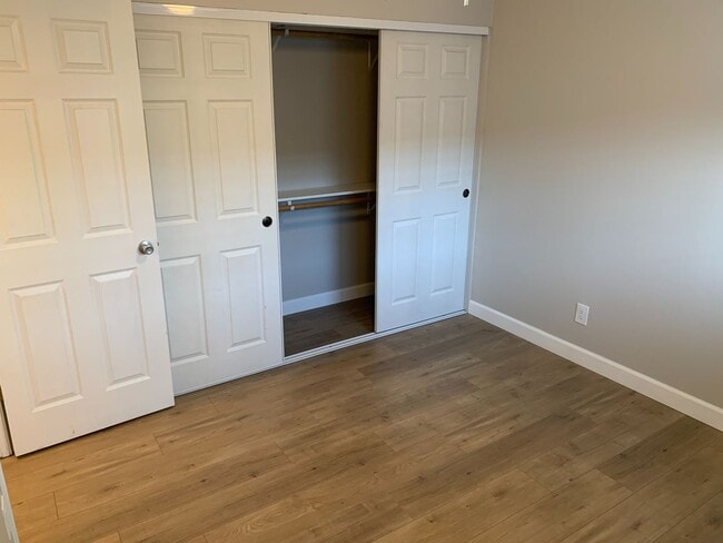 Building Photo - Newly Remodeled 3 Br 2 Ba Home in West Hills