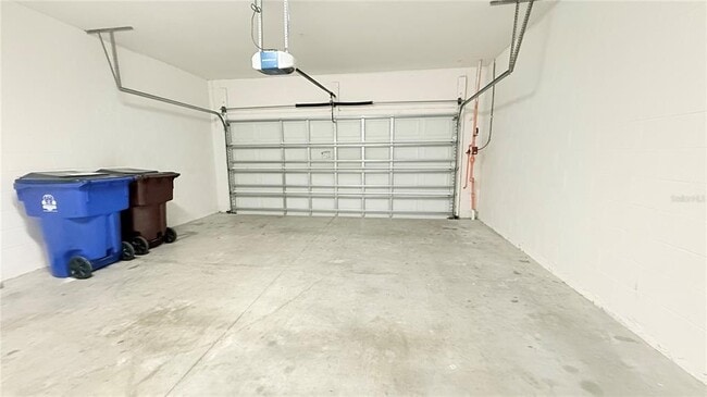 Building Photo - 2449 Seven Oaks Dr