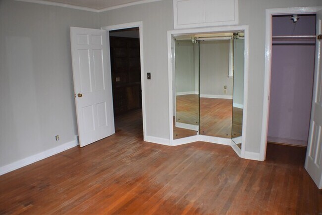 Building Photo - 116 Collins Drive
