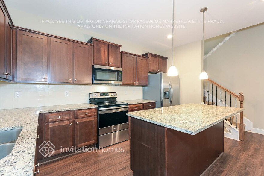 Building Photo - 378 White Trillium Dr