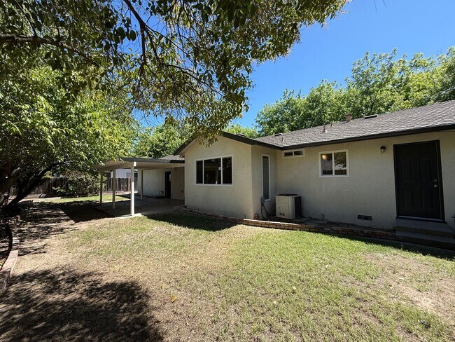 Building Photo - Newly renovated single story in Greenwood Estates!