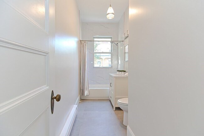 Building Photo - 28 Inman St