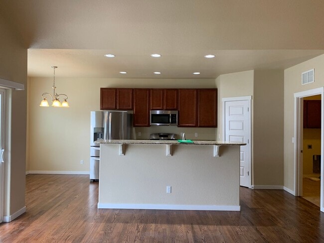 Building Photo - Ranch home with main floor master, 4 bed 3 bath Ranch home in Frederick