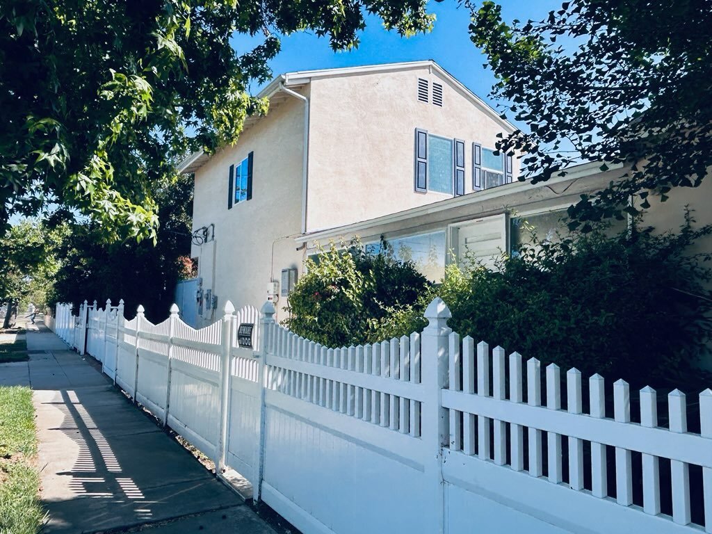 Building Photo - 13859 Valerio St