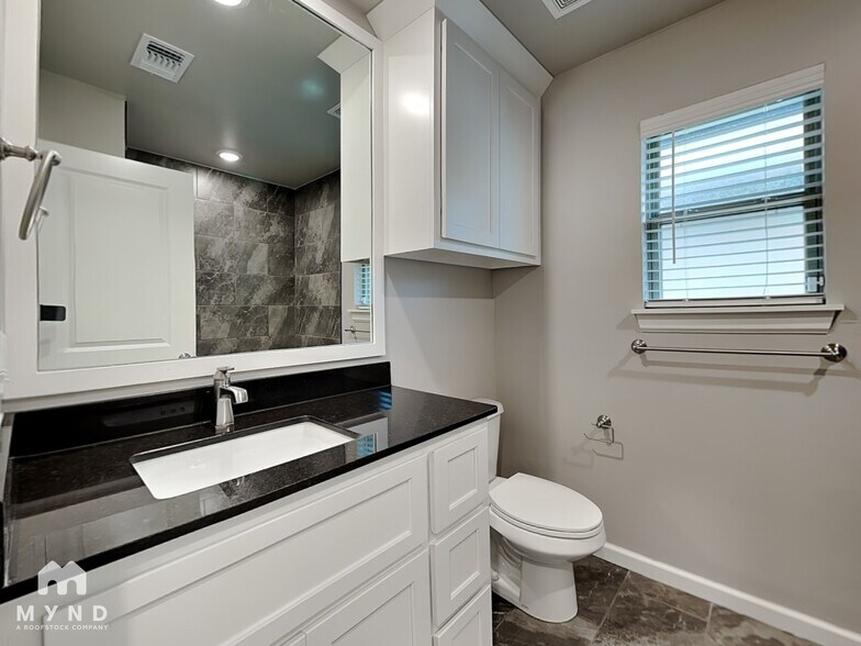 Building Photo - 5400 Riverrun Ct