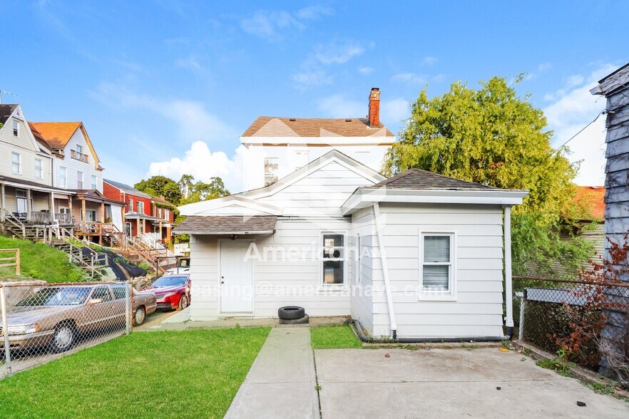 Building Photo - 411 Walter St