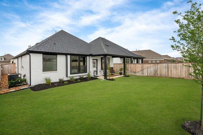 Building Photo - 21131 Austin Chalk Dr