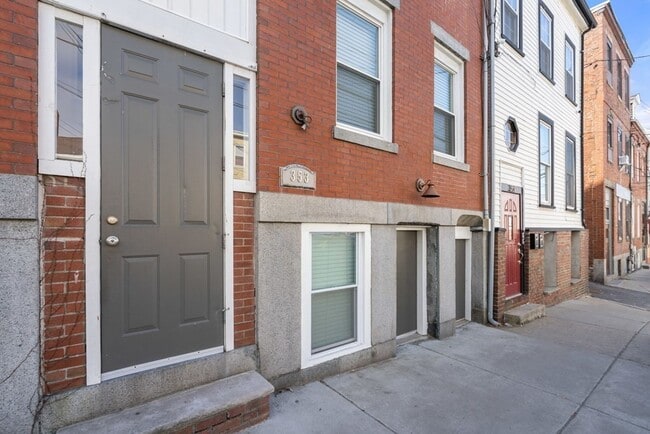 Building Photo - 353 Sumner St