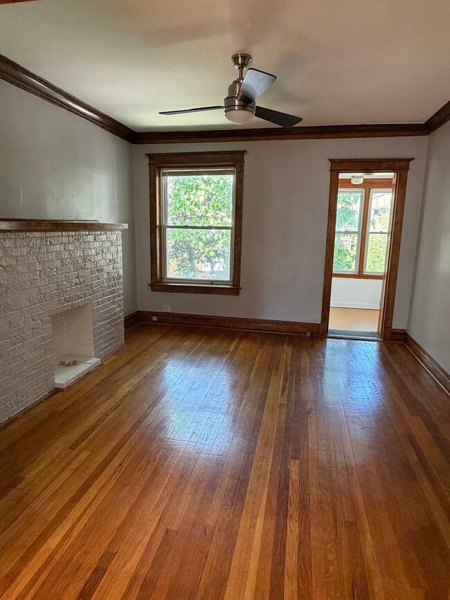 Building Photo - 4847 N Claremont Ave