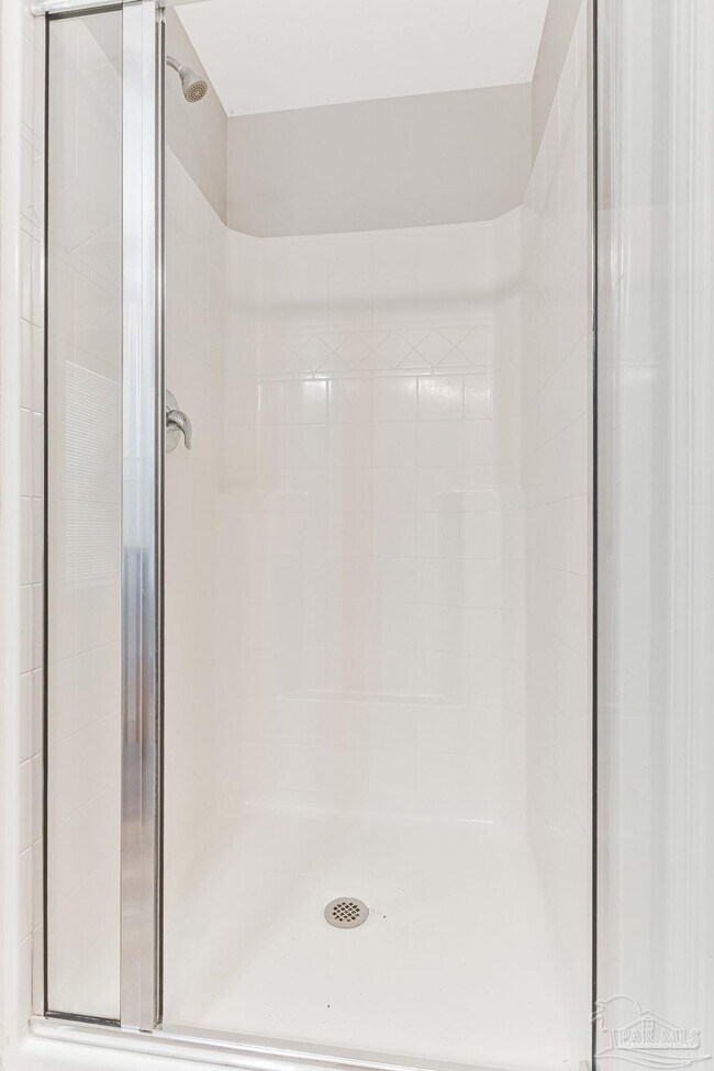 Building Photo - 5441 Pescara Dr