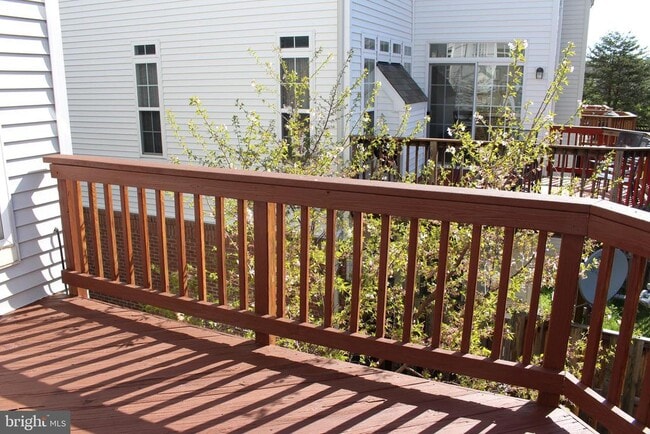 Building Photo - 7337 Oldham Leeds Way