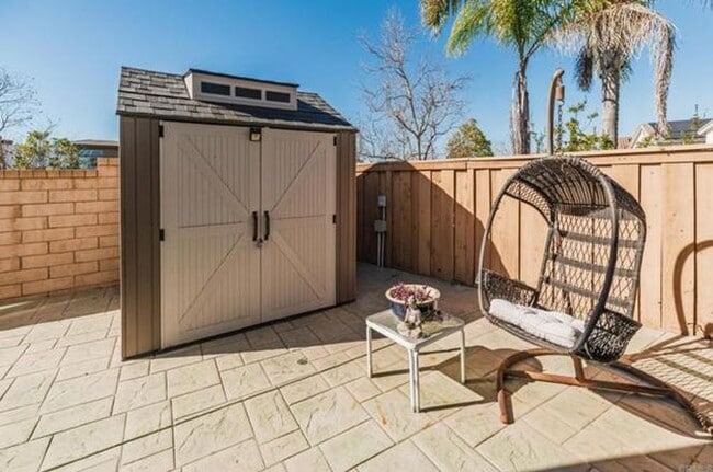 Building Photo - 5 Bedroom Home in Carmel Valley Cul-de-Sac