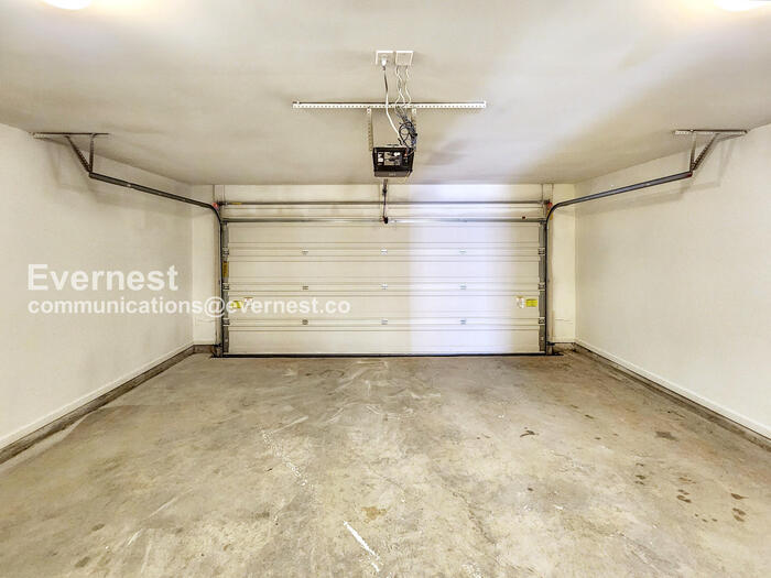 Building Photo - 634 Stowers Dr