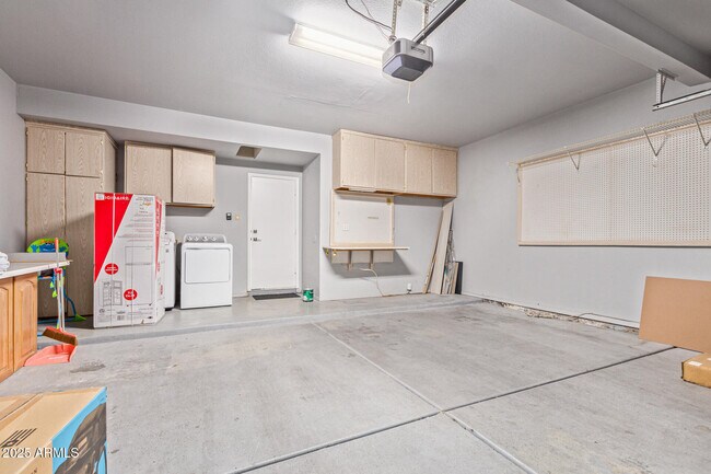 Building Photo - 1413 W Coral Reef Dr