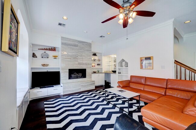 Building Photo - 4402 Holt St