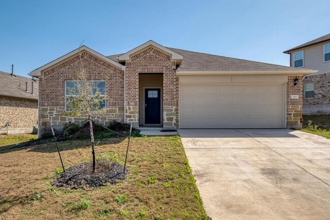 Building Photo - 109 Bethpage Dr