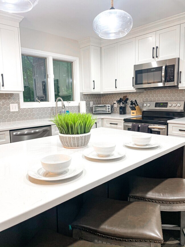 Building Photo - 16920 Landover Rd