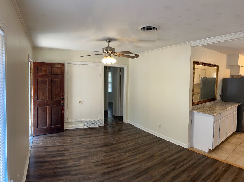 Building Photo - 4838 Durbin Ave