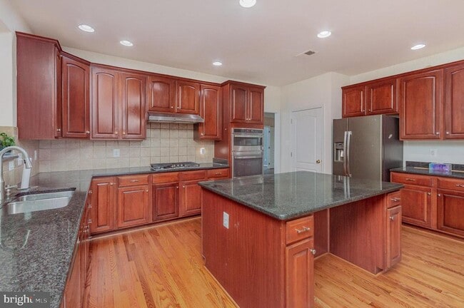 Building Photo - 25346 Justice Dr