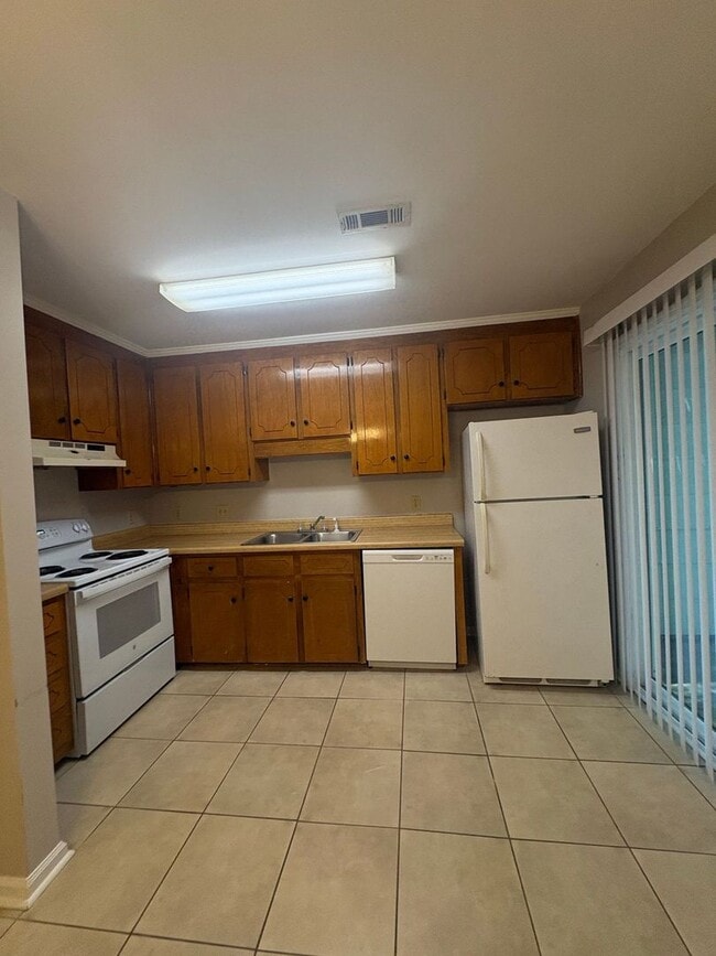 Building Photo - Daleville!   Close to the FT.  Rucker Gate!!!    LVP DOWNSTAIRS