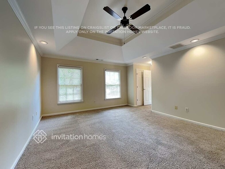Building Photo - 9320 N Lake Dr