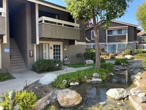 Building Photo - 54 Streamwood