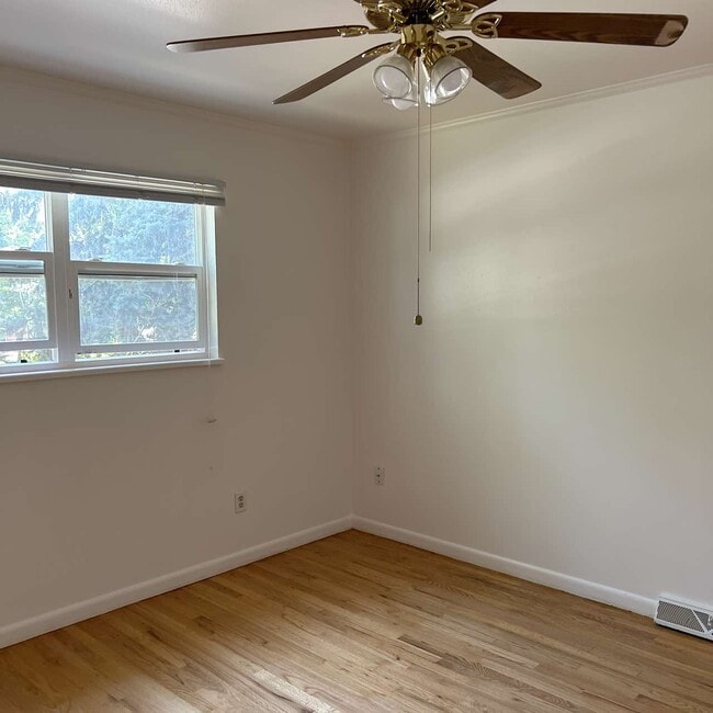 Building Photo - 2721 Meadowlark Ave