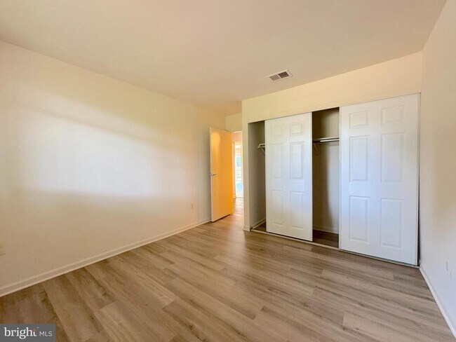 Building Photo - 4675 Logsdon Dr