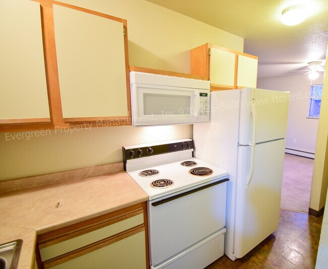 Building Photo - 927 James Ct