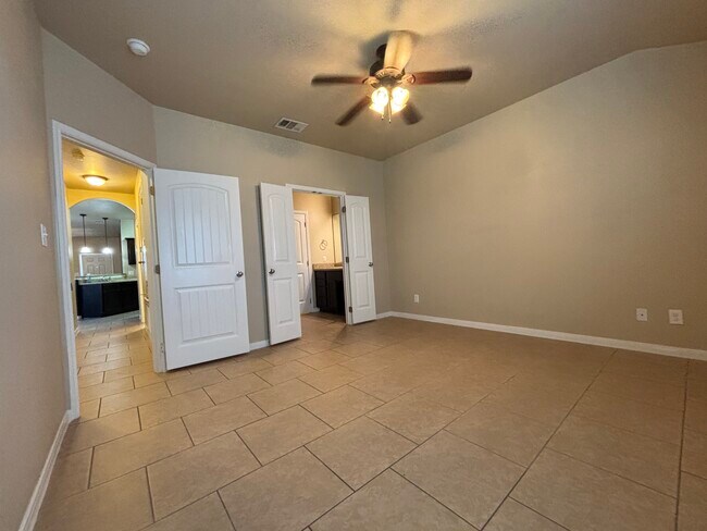 Building Photo - 4510 Cambridge Dr