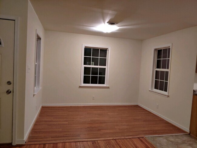 Building Photo - AVAILABLE NOW IN ENON AREA OF CHESTERFIELD COUNTY