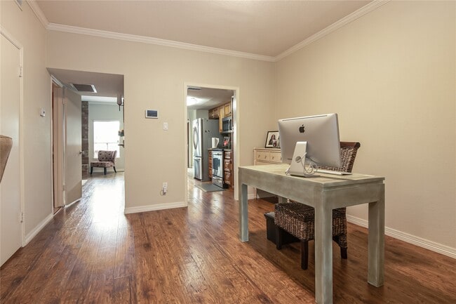 Building Photo - 1802 Stoney Brook Dr