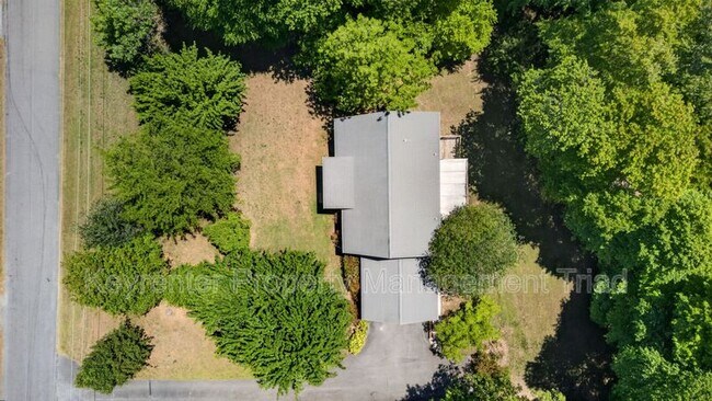 Building Photo - 407 Grenham Rd
