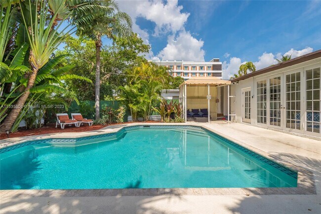 Building Photo - 26 NE 3rd St