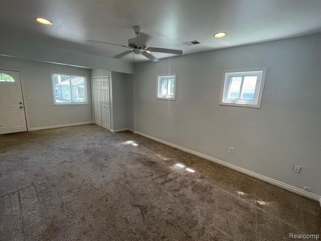 Building Photo - 2115 Symes St