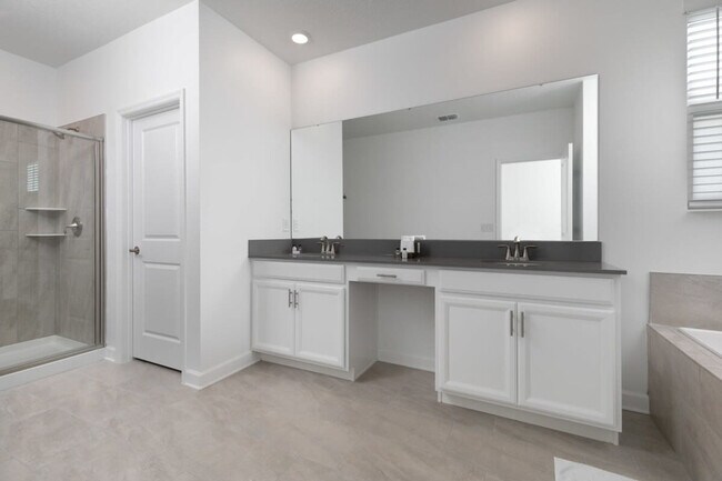 Building Photo - 4290 Paragraph Dr