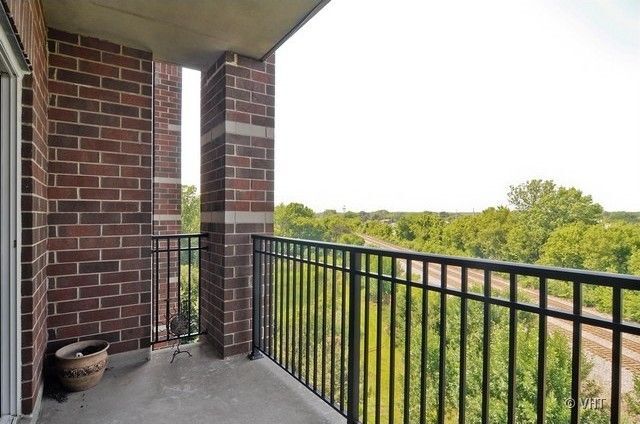 Building Photo - 440 W Mahogany Ct