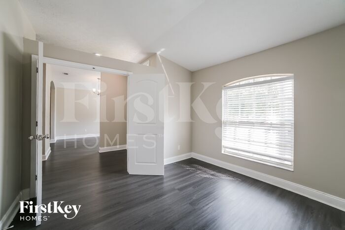 Building Photo - 9812 Cristina Dr
