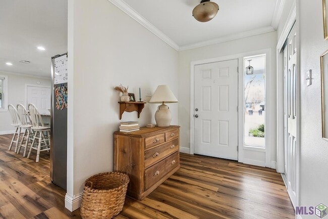 Building Photo - 9152 Woodbine St