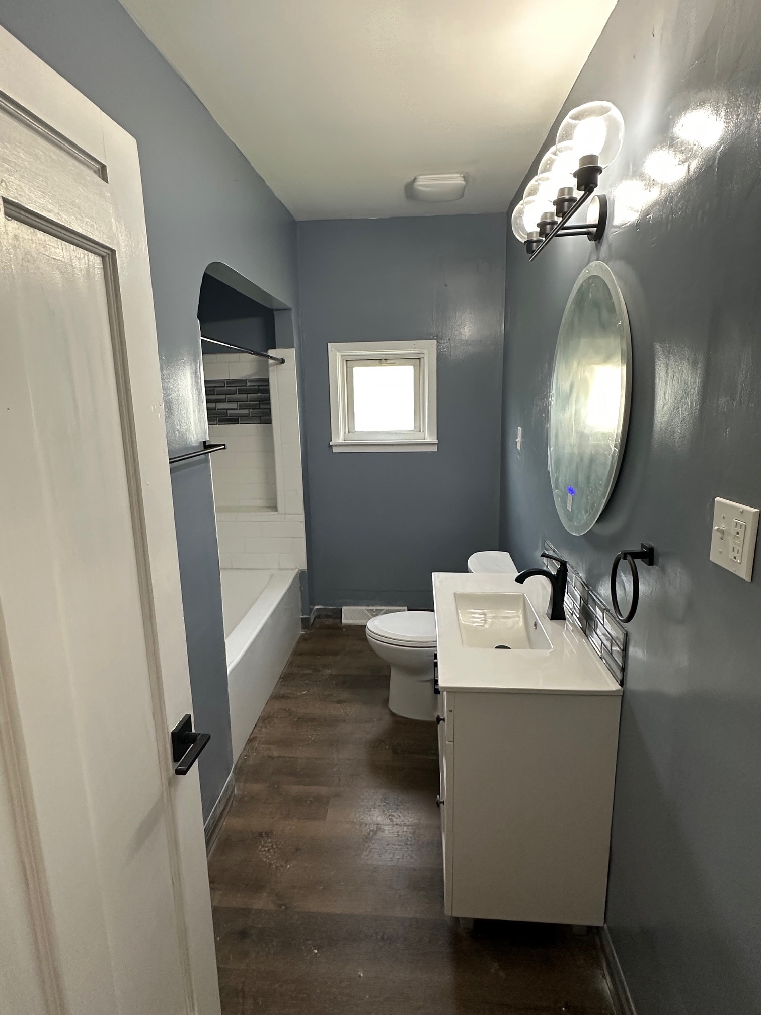 Bathroom - 505 W 52nd St