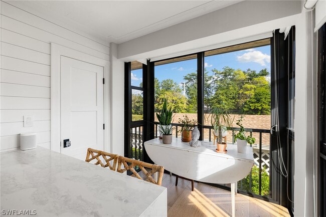 Building Photo - 3135 Riviera Dr