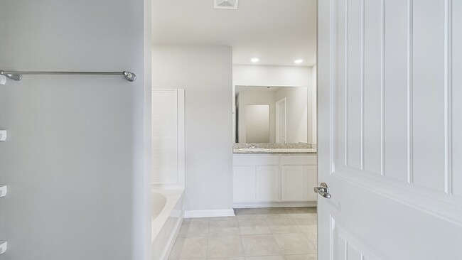 Building Photo - 105 Whirlaway Dr