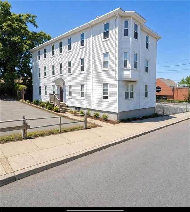 Building Photo - 51 Brayton Ave