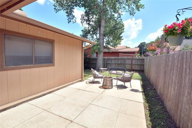 Building Photo - 3013 Cottonweed Trail