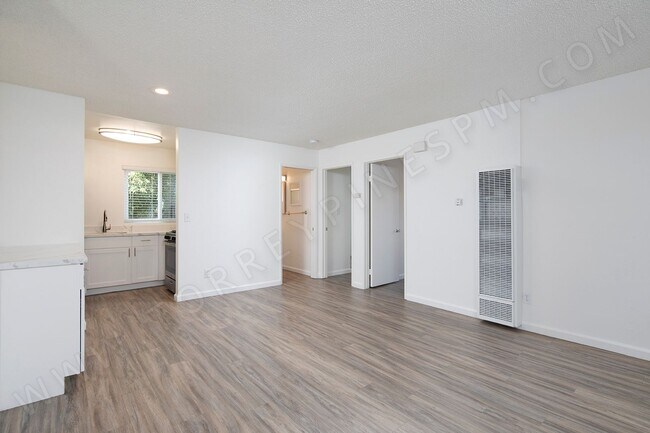 Building Photo - *OPEN HOUSE: 9/27 2-3PM* Gorgeous 2BR in H...