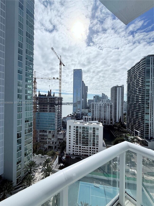 Building Photo - 480 NE 30th St