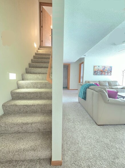 Building Photo - 615 Rachael St