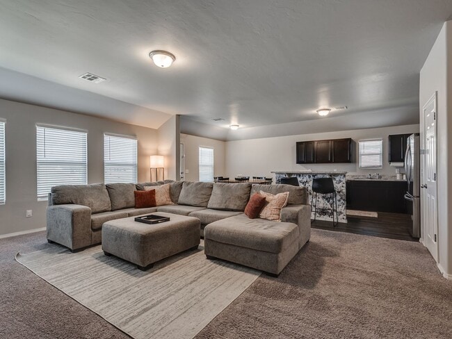 Building Photo - 313 Foxtrot Ter