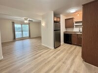 Building Photo - Chesterfield Parkview Condos